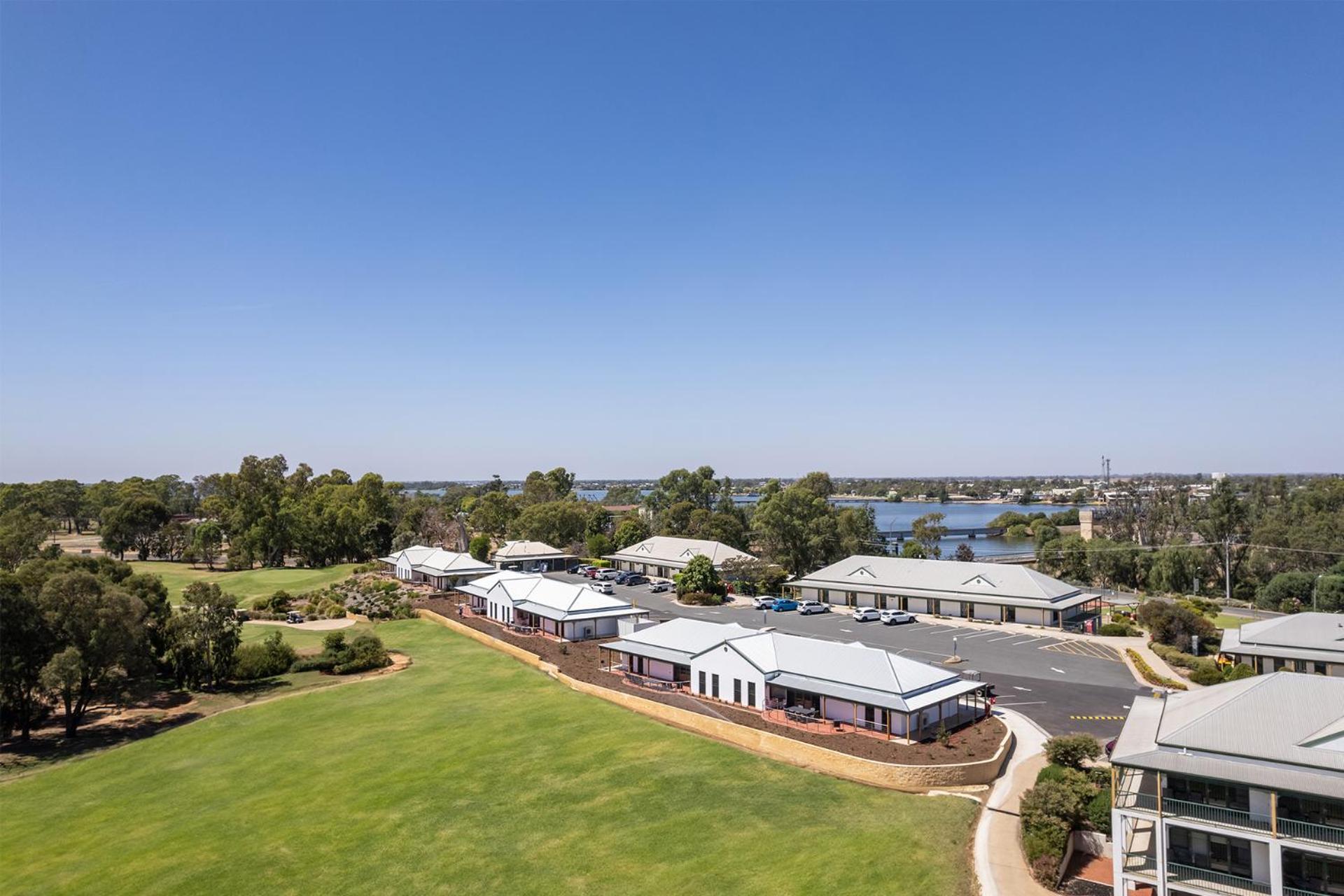 Yarrawonga Mulwala Golf Club Hotel Ngoại thất bức ảnh The Lakes College, 2017