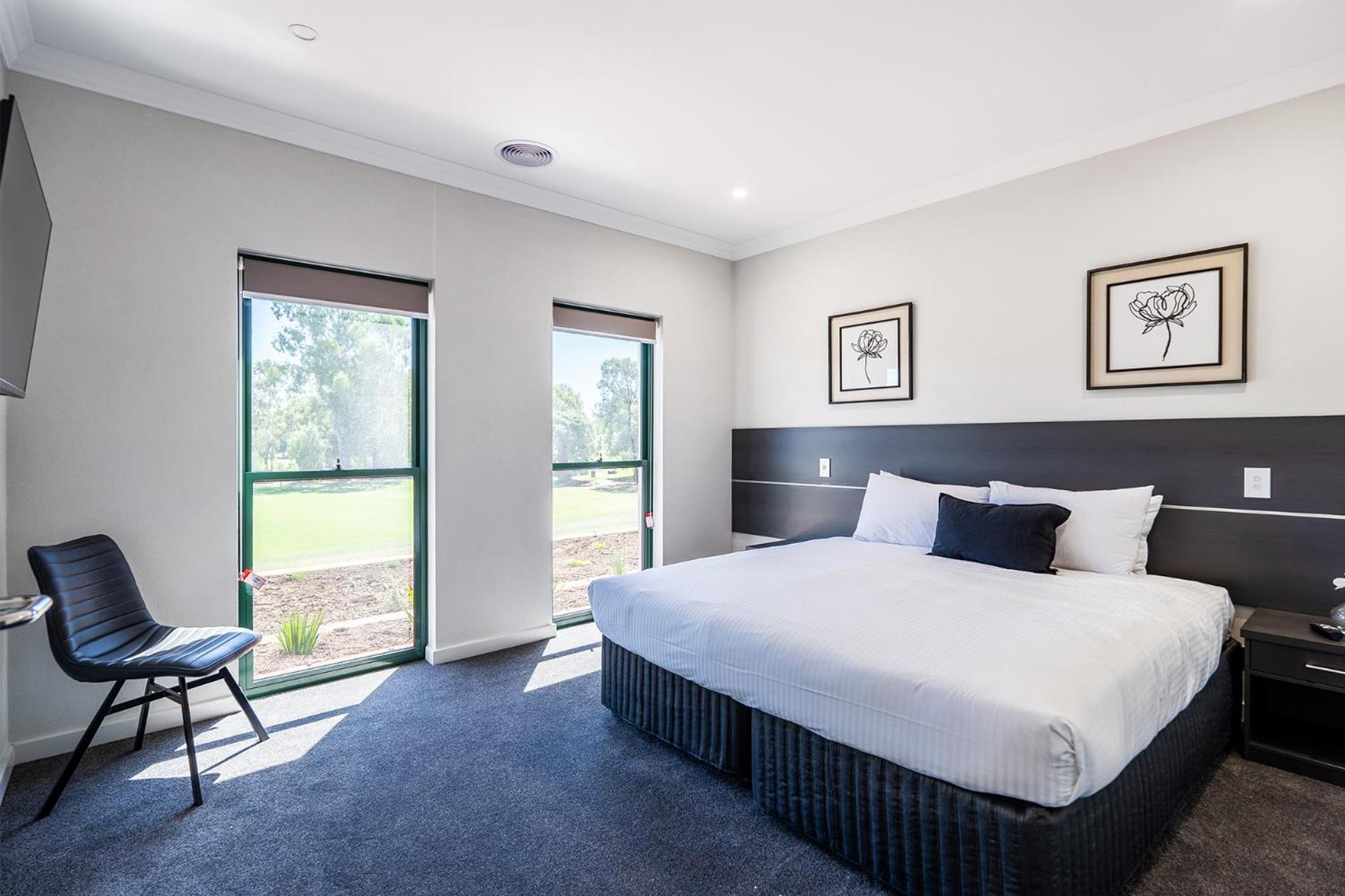 Yarrawonga Mulwala Golf Club Hotel Ngoại thất bức ảnh A room at the hotel